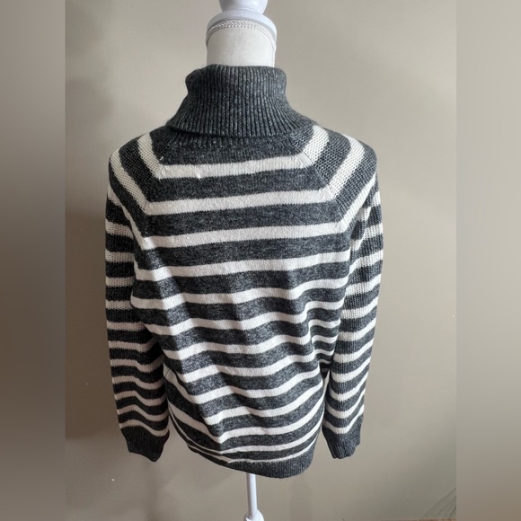 NWT loft soft turtleneck sweater size large - Picture 8 of 10